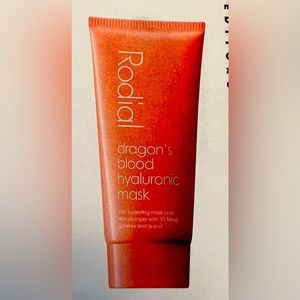 Rodial Dragon’s Blood Hyaluronic Mask. Hydrate and tone. Skin plumper.